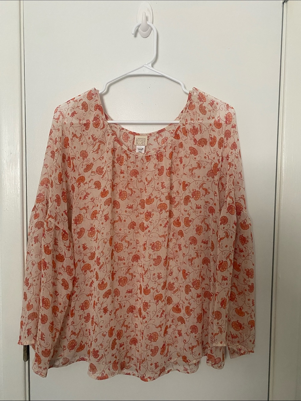 Canyon River Blues Floral Top in Peach and Ivory